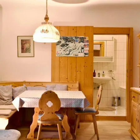 Waldrefugium Gmunden - Ferienapartment Fuer Familie Und Hund פינסדורף